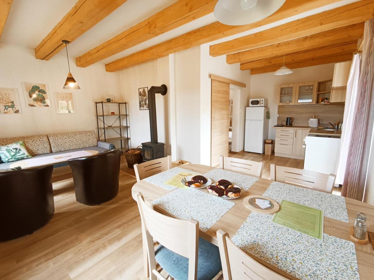 Klidna Lokalita Na Kraji Lesa, Cely Dum S Uschovnu Kol Villa โนวา บิสทริตเซ ภายนอก รูปภาพ