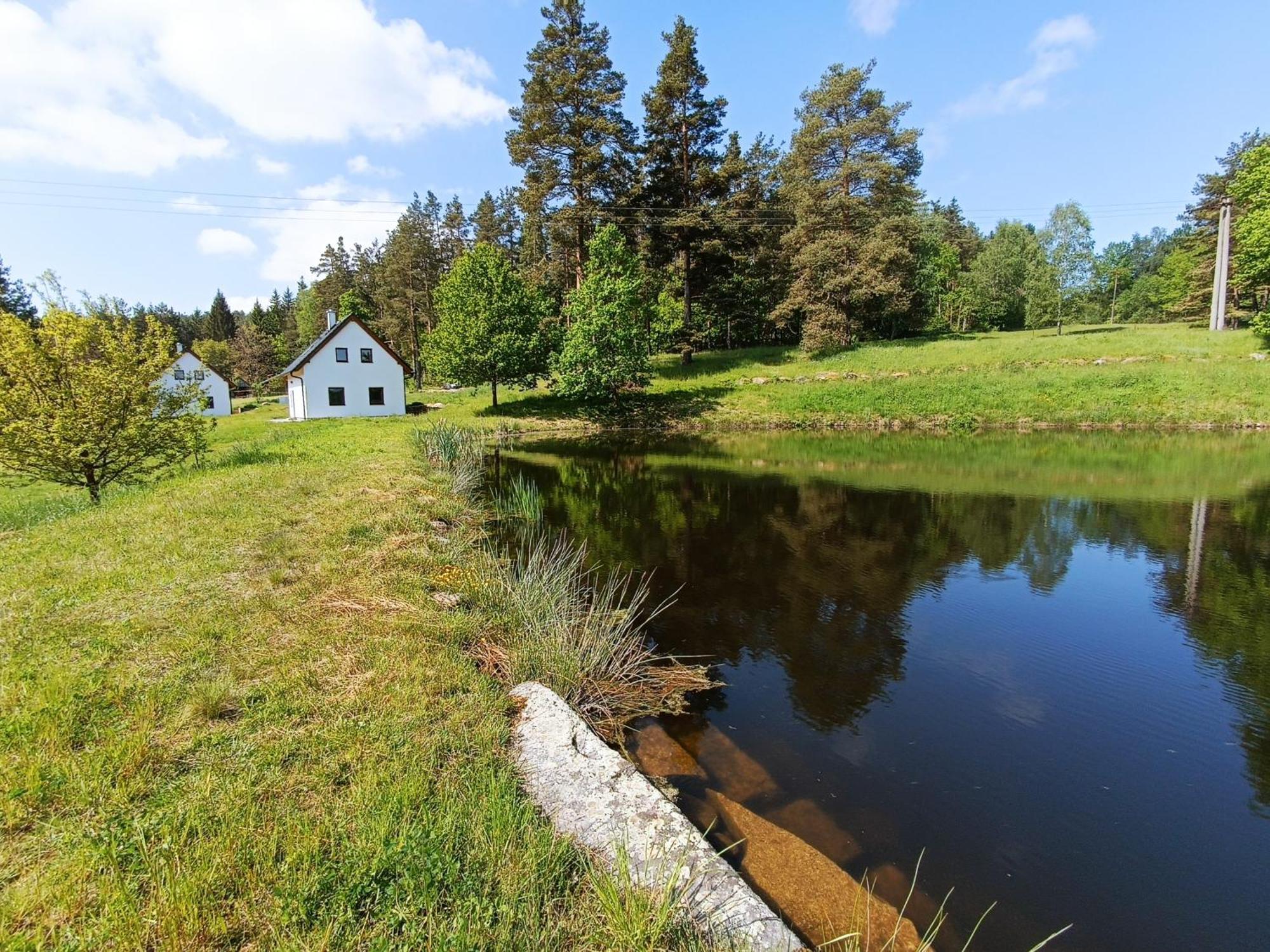 Klidna Lokalita Na Kraji Lesa, Cely Dum S Uschovnu Kol Villa โนวา บิสทริตเซ ภายนอก รูปภาพ