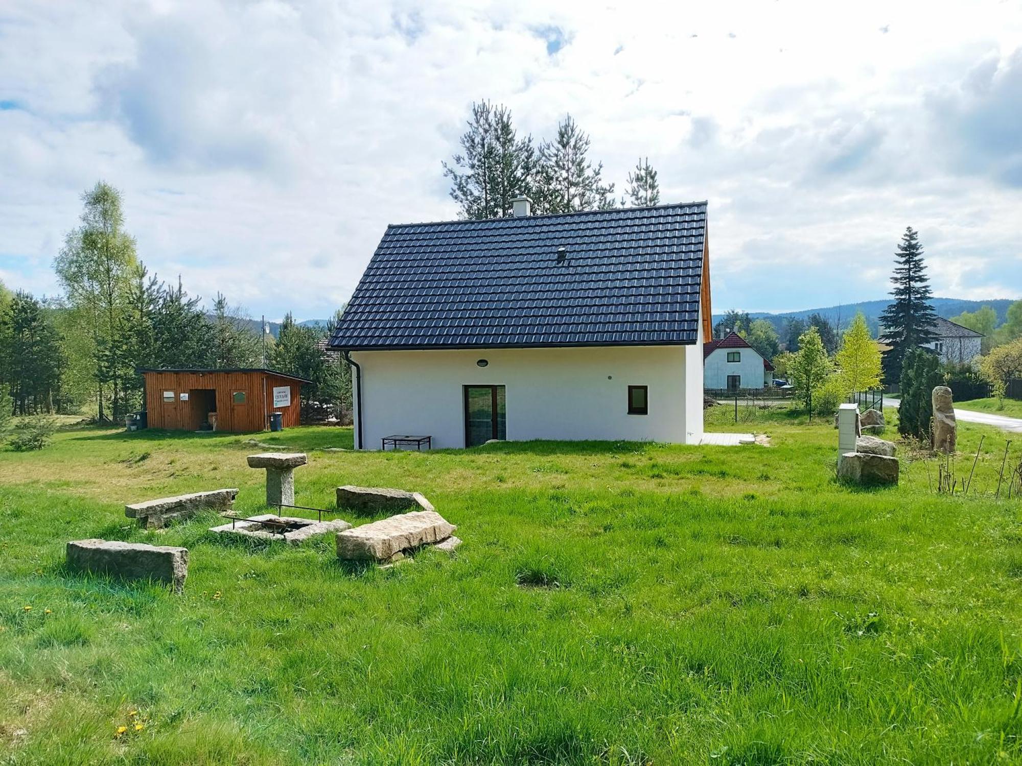 Klidna Lokalita Na Kraji Lesa, Cely Dum S Uschovnu Kol Villa โนวา บิสทริตเซ ภายนอก รูปภาพ