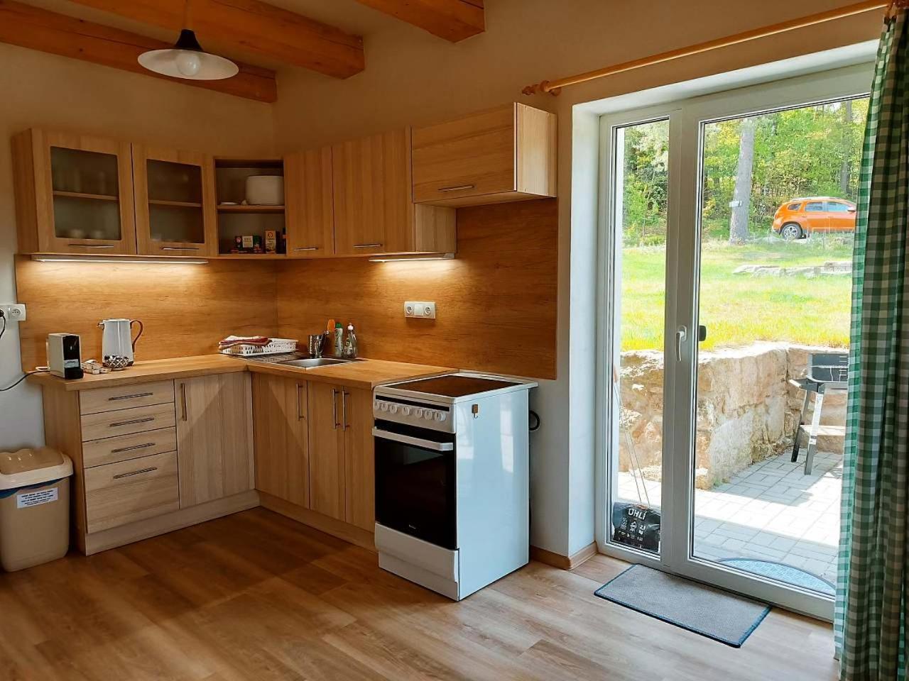 Klidna Lokalita Na Kraji Lesa, Cely Dum S Uschovnu Kol Villa โนวา บิสทริตเซ ภายนอก รูปภาพ