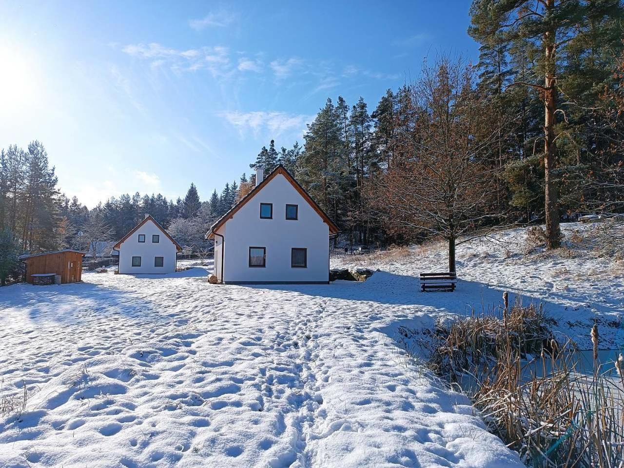 Klidna Lokalita Na Kraji Lesa, Cely Dum S Uschovnu Kol Villa โนวา บิสทริตเซ ภายนอก รูปภาพ